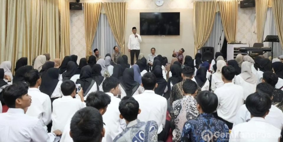 Pj.Bupati Herman Menyambut Kedatangan 150 orang Siswa-siswi Program Beasiswa Sawit TH 2024