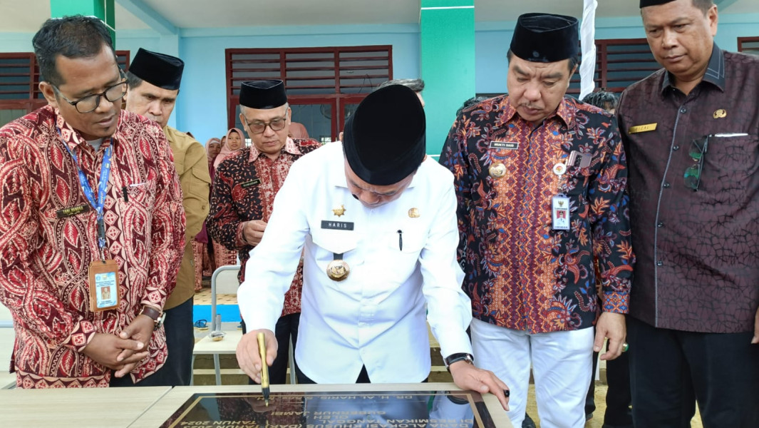 Gubernur Al Haris Resmikan Gedung SMK 15 Merangin: Sebut SMK Peternakan Sangat Dibutuhkan