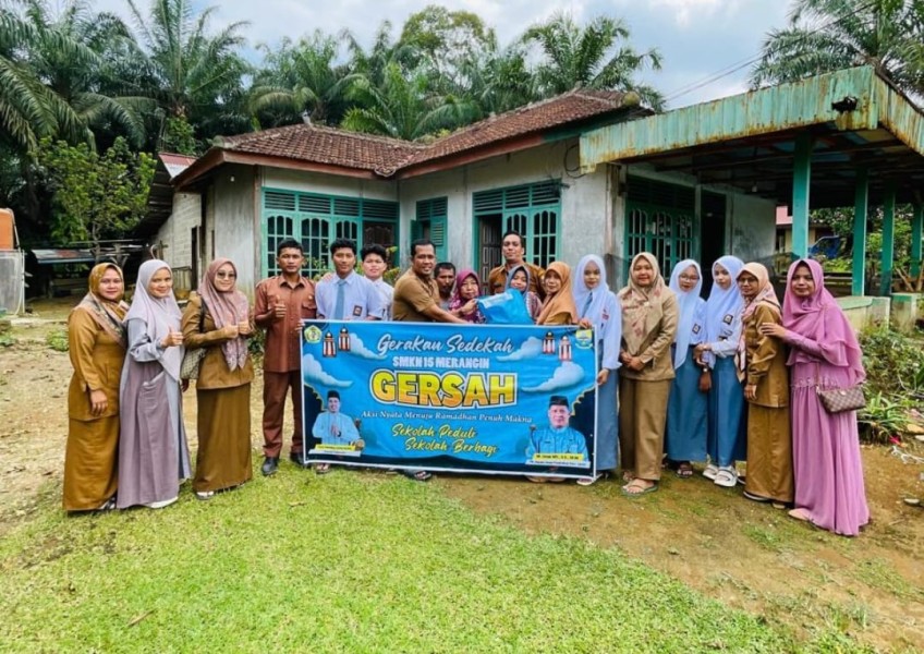 Gerakan Sedekah SMKN 15 Merangin, Bangun Empati dengan Aksi Berbagi di Bulan Ramadhan