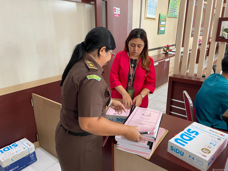 PELIMPAHAN BERKAS PERKARA TIPIKOR DANA DESA NEGERI HAYA