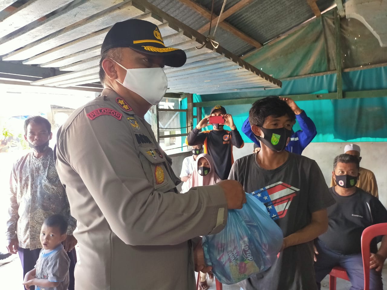 Bantuan Datang, Korban Longsor Seberang Tembilahan Ucapkan Terimakasih