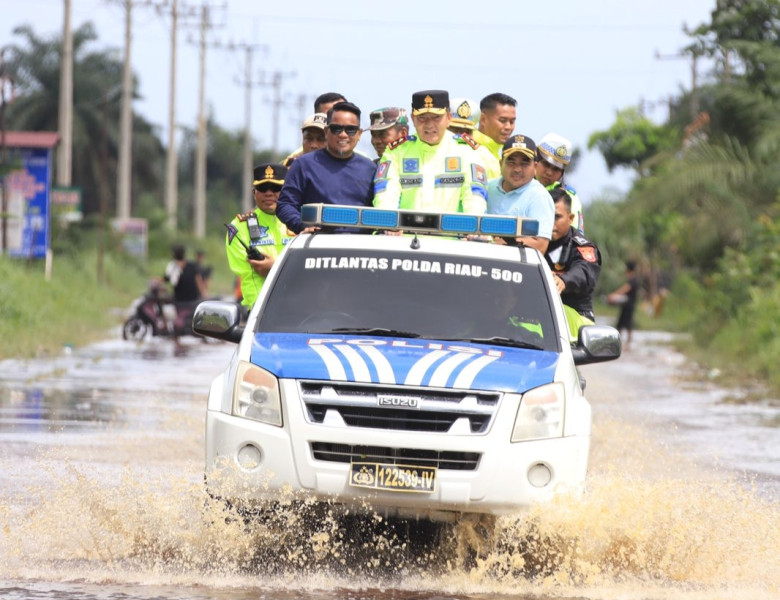 Kapolda Riau Siapkan solusi Jitu Atasi Banjir di Pelalawan