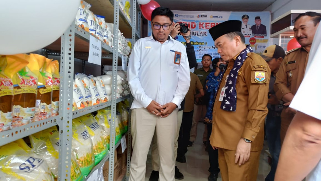 Upaya Kendalikan Harga Pangan, Al Haris Resmikan Toko TPID di Pasar Siulak Kerinci