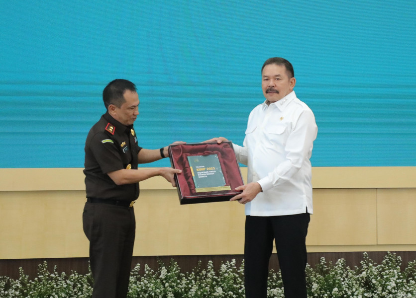Peluncuran Buku Tinjauan KUHP 2023 Kejati Daerah Khusus Jakarta, Jaksa Agung: Komitmen Sukseskan Implementasi KUHP Nasional