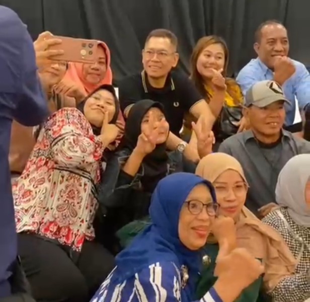 Warga Surabaya Sidoarjo Ramai Soroti Kerja Nyata dan Momen Haru Silaturahmi Adies Kadir
