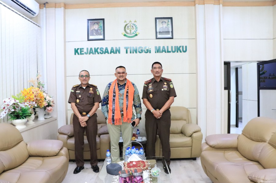 Kunjungan Silaturahmi Anggota DPD RI Bisri As Shiddiq Di Sambut Kajati Maluku