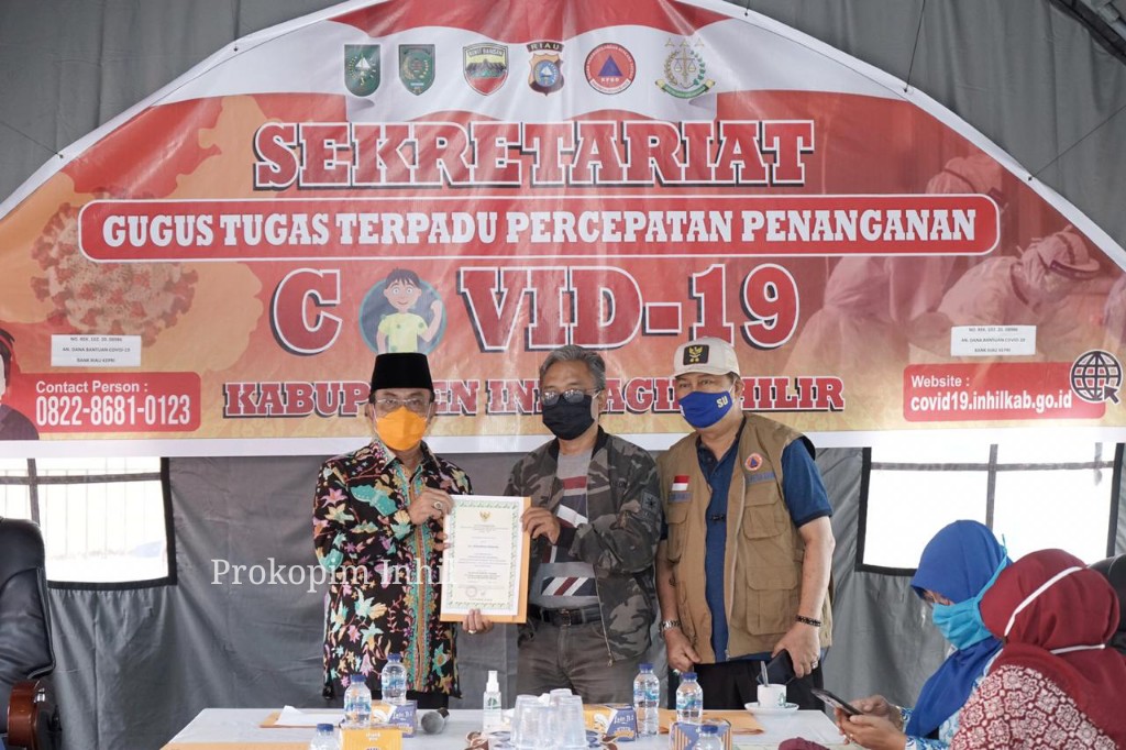 Bupati HM.Wardan Terima Langsung Sumbang dari Pengusaha & Pedagang