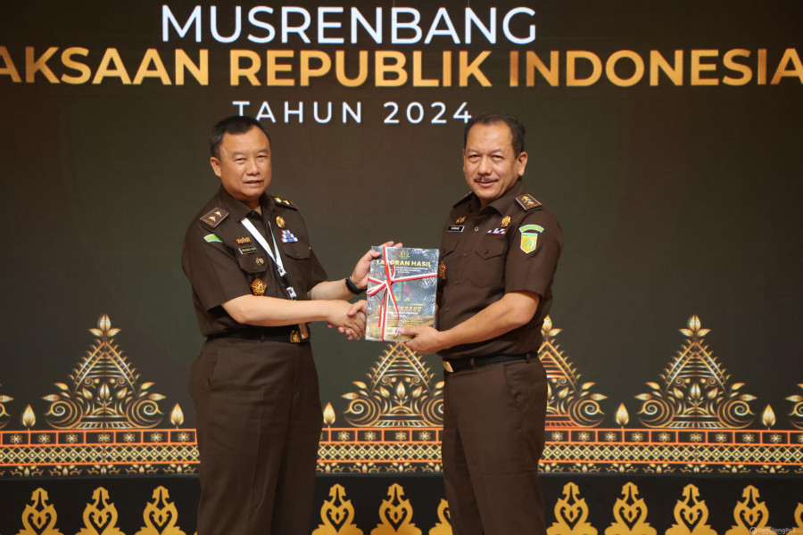 Dr. Bambang Sugeng Rukmono Berikan Penghargaan Bagi Satker Kejaksaan Dengan Nilai Kerja Anggaran (NKA) Terbaik Tahun 2023