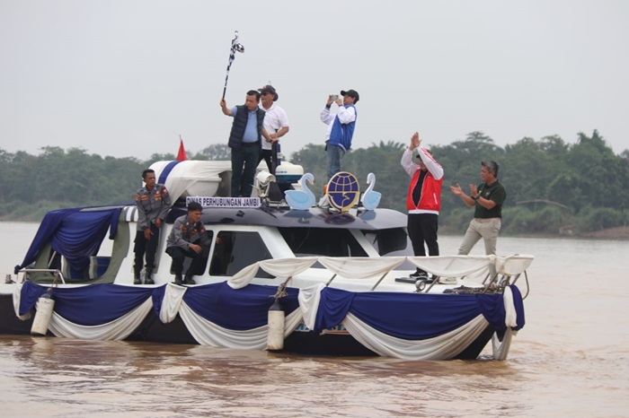 Parade Perahu Hias, Gubernur Al Haris: Upaya Lestarikan Warisan Budaya di Tengah Arus Modernisasi