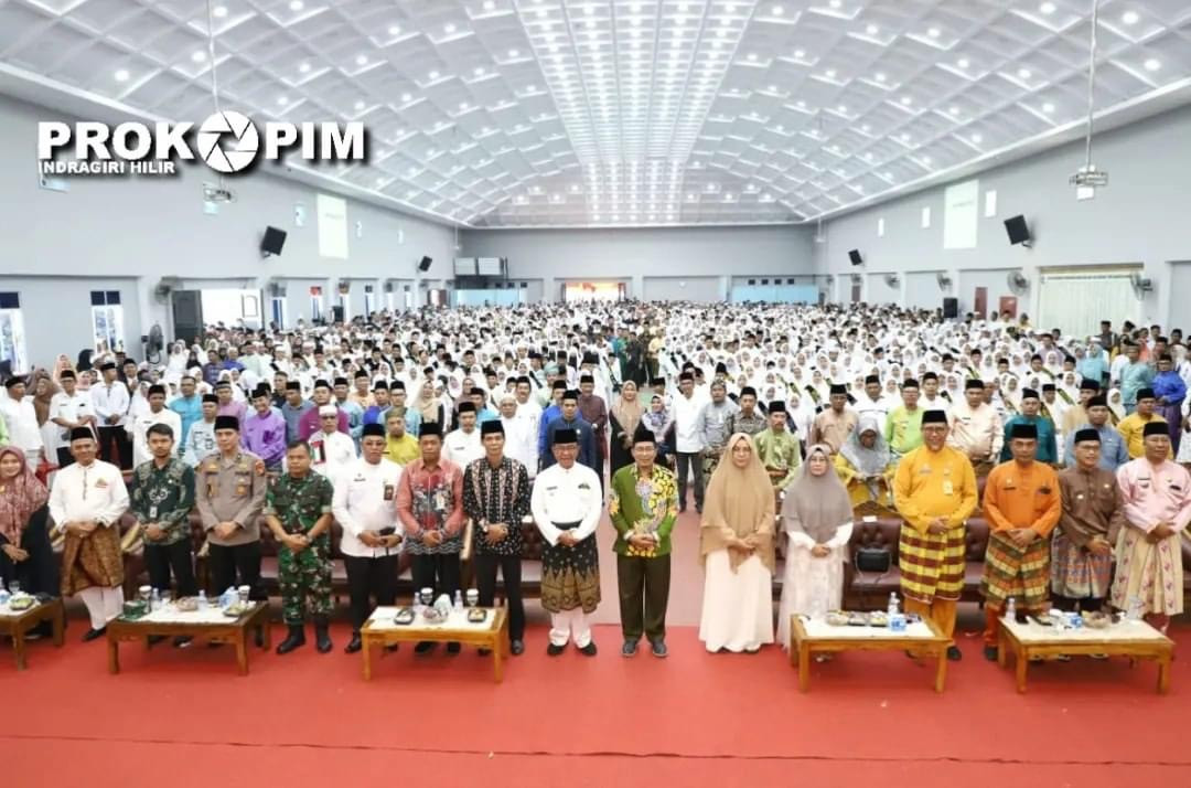Bupati Wardan Lakukan Wisuda Akbar Santri se-Inhil