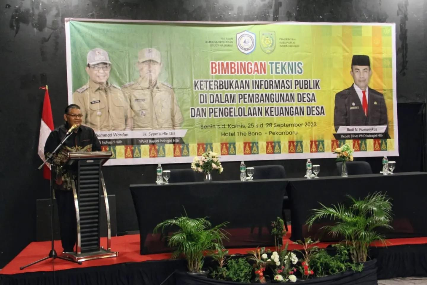 Bupati Inhil Buka Bimtek Keterbukaan Informasi Publik dalam Pembangunan Desa