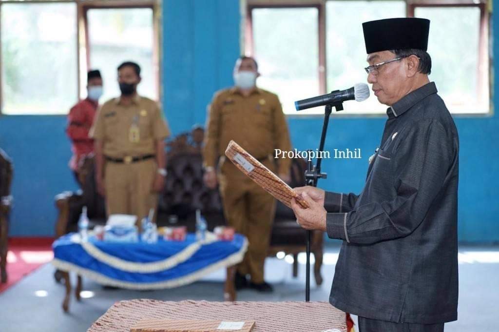 Lantik BPD 5 Desa di Kecamatan Keritang, Bupati Wardan: Agar Dapat Bersinergi dengan Kades