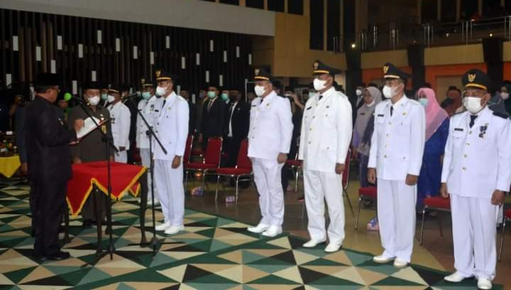 Bupati H. M. Wardan Lantik Pejabat Administrator dan Pengawas dilingkungan Pemkab Inhil