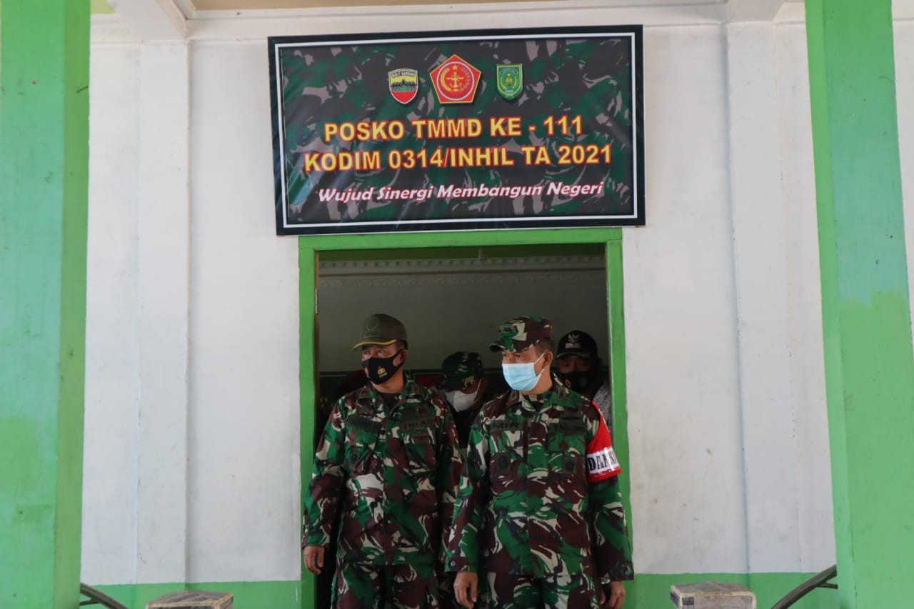 Letkol Inf Imir Faisal Tinjau Posko TMMD Ke-111Tahun 2021 Di Desa Teluk Bunian 