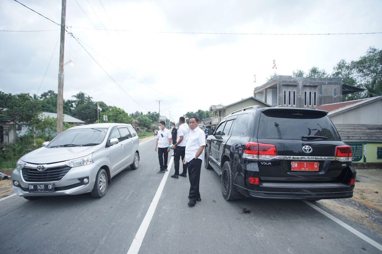 Bupati  Wardan Tinjau Jalan Provinsi Wilayah Selatan