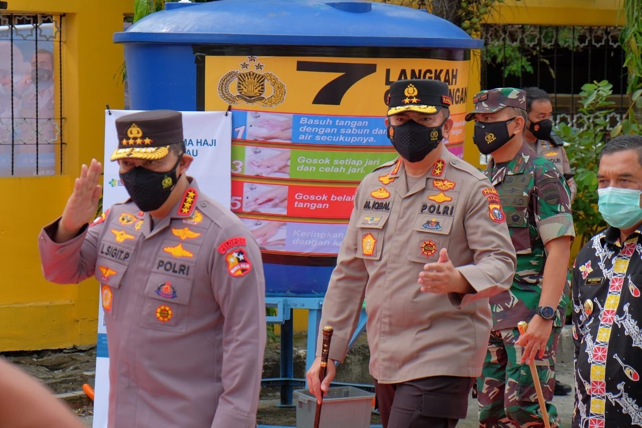 Terima Perintah Kapolri, Irjen Iqbal: Kami Kebut Terus Vaksinasi dan Kampanye Masker