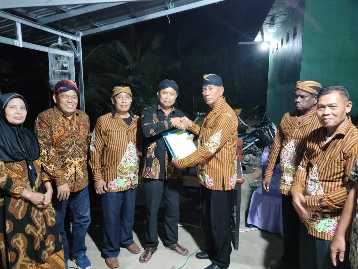 Ketua PKB Pujakesuma Riau Serahkan SK Pujakesuma Inhu
