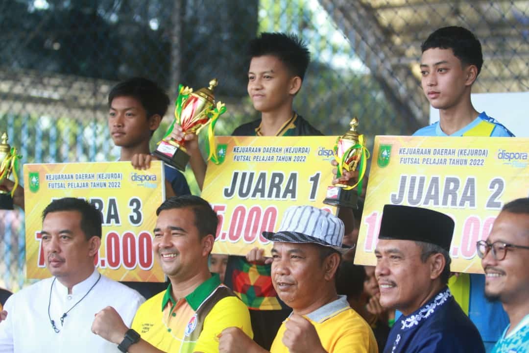 Kepala Disparporabud Inhil Hadiri Final Futsal Kejurda Tim U16 Juara 1