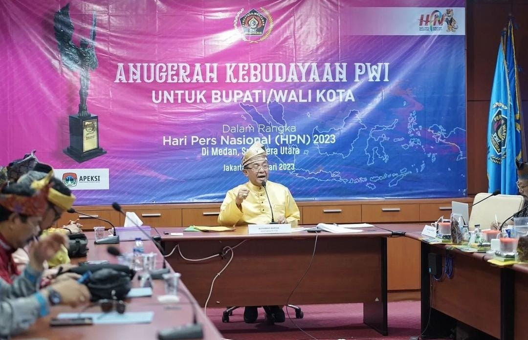 Wardan Jadi Kepala Daerah Pertama di Riau yang Mendapat Penghargaan AK-PWI Pusat