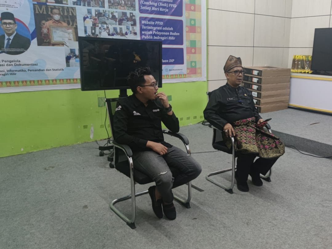 Kadis Kominfopers Inhil Buka Sosialisasi dan Bimtek Simpeldesa