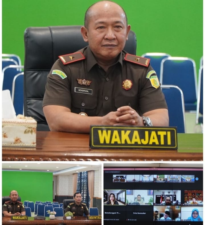 Wakil Kepala Kejaksaan Tinggi Riau mengikuti kegiatan Webinar Pemantapan Koordinasi Tim Terpadu Pengawasan Organisasi Kemasyarakatan dalam Menjaga Stabilitas Sosial Politik, Keamanan, Ketenteraman dan Ketertiban Umum secara virtual