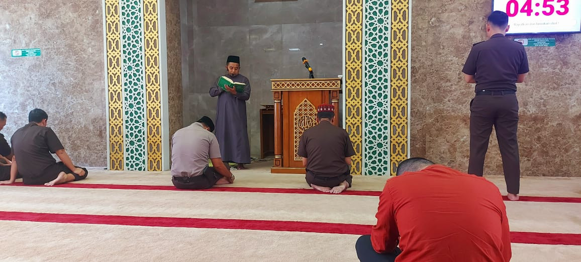 Ustad Chairul Isi Ceramah Di Tausiah RutinKejati Riau 