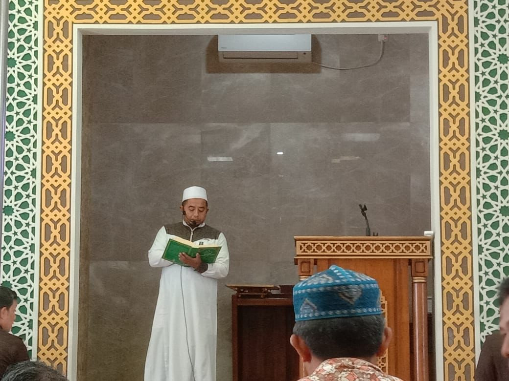Tausiah Rutin Kejati Riau Di Isi Ustad Chair