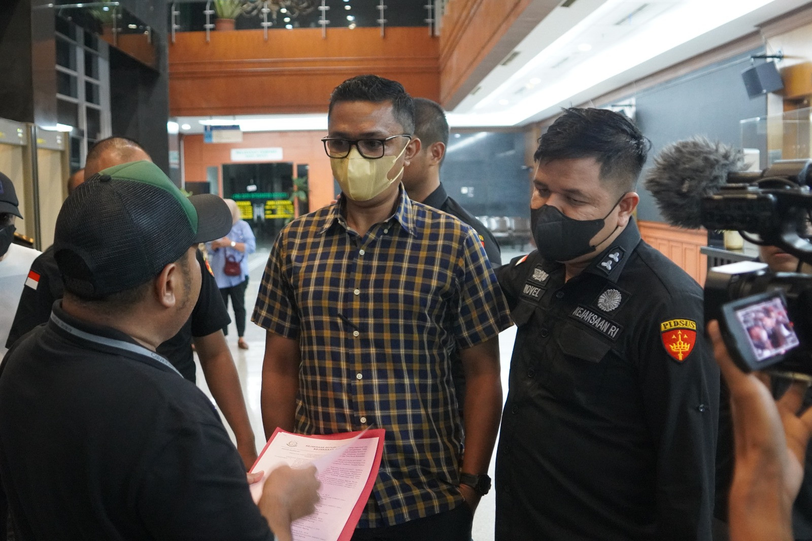 Sebelumnya Diamankan, Tim Penyidik Kini Menetapkan  WNW Sebagai Tersangka dalam Perkara BAKTI  Kementerian Komunikasi dan Informatika