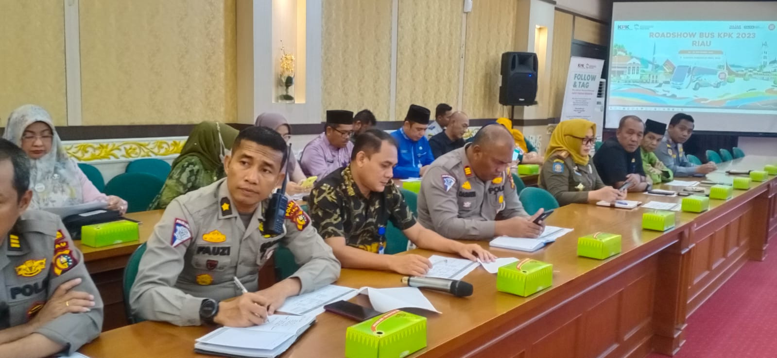 Pemeriksa Perdata dan Tata Usaha Negara Bidang Pengawasan Kejaksaan Tinggi Riau Hadiri Rapat Teknis dan Persiapan Kegiatan Roadshow Bus KPK RI dan Pencanangan WBS Provinsi Riau bersama Tim Soskam KPK RI