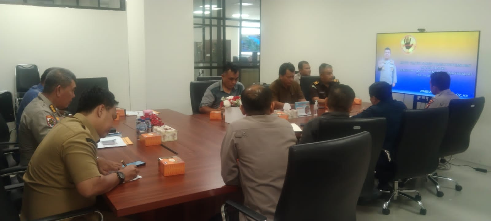 Kasi A bidang Intelijen Kejaksaan Tinggi Riau Hadiri Rapat Satuan Tugas (Satgas) Saber Pungli Provinsi Riau