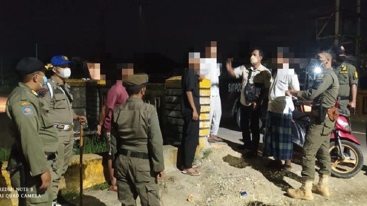 URC Satpol PP Inhil Bubarkan 4 Remaja Sedang Hura-hura Hingga Larut Malam