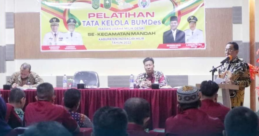 Bupati Wardan Buka Pelatihan Tata Kelola BUMDes Se-Kecamatan Mandah 