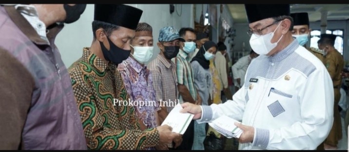 Lakukan Kunjungan Ke Kecamatan Keritang ,Bupati Inhil Bagikan Santunan Anak Yatim