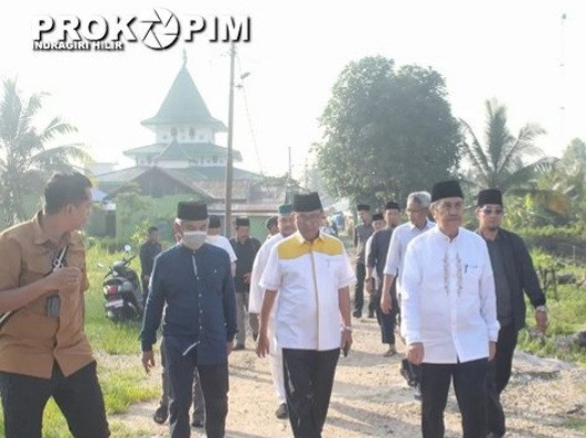 Gubri Didampingi Bupati Inhil Ziarah ke Makam Syekh Abdurrahman Siddiq