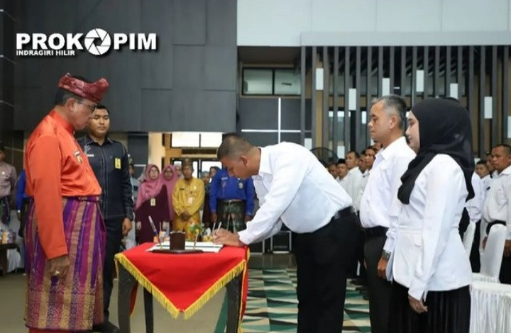 Bupati Inhil Serahkan 346 SK P3K Tenaga Guru dan Teknis Formasi 2022