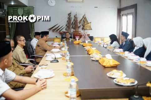 Bupati Inhil Terima Kunjungan Pelajar MTsN 2 Tembilahan yang Ikuti O2SN tingkat Nasional