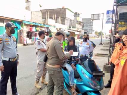 Satpol PP Inhil Himbau Warga Terapkan Protokol Kesehatan