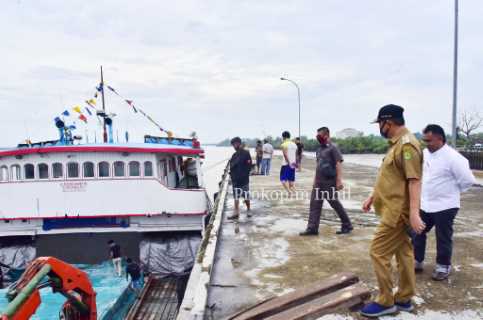 Wabup Inhil H.Syamsuddin Uti Resmikan Bongkar Perdana Melalui Pelabuhan Parit 21
