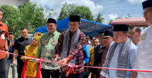 Edi Purwanto ikut meresmikan masjid Baiturrahim di Bungo, sekaligus potong pita