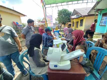 2 Dokter Spesialis Di Bujang Kampung, Puluhan Warga Ramai Periksakan Diri.