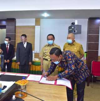 Penetapan Para pimpinan PT.KIG, Bupati Wardan: Dipundak Saudara Pemda Menaruh Harapan untuk Kemajuan