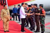 Kajati Riau mengikuti Peresmian Gerbang Tol XIII Koto Kampar oleh Presiden RI Ir. H. Joko Widodo