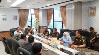 Kepala Kejaksaan Tinggi Riau Terima Kunjungan Kerja dan Sekaligus Silaturahmi Ketua Bawaslu Provinsi Riau
