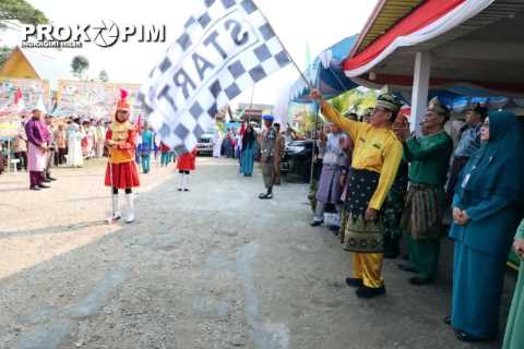 Bupati Inhil Lepas Pawai Ta\'ruf dan Resmikan Bazar MTQ ke-44 