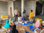 Cooling System, Bhabinkamtibmas Air Tawar Sosialisasi kepada Buruh Pinang