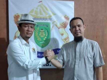 Terima Kunjungan Kepala DPMPTSP Inhil, Ketua Kadin Edy Indra Kesuma Apresiasi Inovasi Kliping