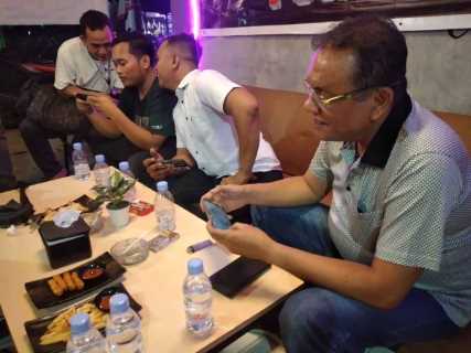 Gelar Turnamen ML, Rudy Sinaga Isi Malming Dengan Keseruan Bersama Gamers di Inhil