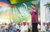Bersama Ribuan Ummat Islam, Wabup Syamsuddin Uti Hadiri Haul Akbar Syekh Abdul Qodir Al-Jailani