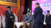 Sekda Sudirman Resmi Kukuhkan Pengurus Forum Sekda Indonesia Wilayah Jambi 2024-2027
