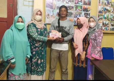 Dinsos Inhil Terus Berikan Bantuan Kepada Para Pasien Rujukan Kurang Mampu